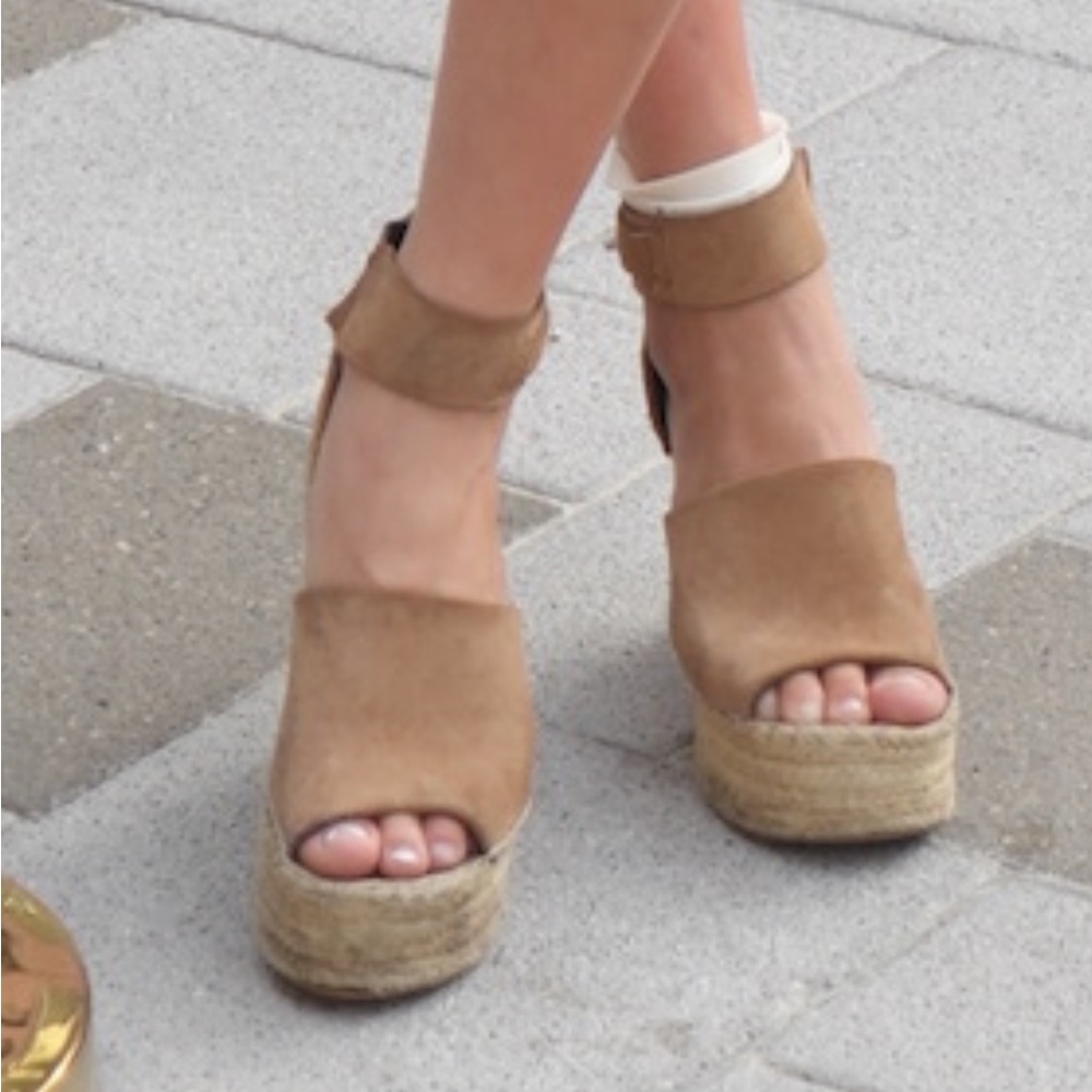 Chestnut brown wedges